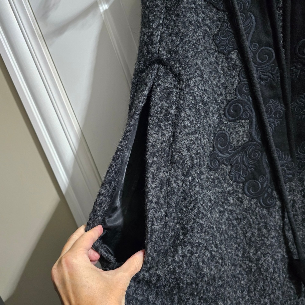 Vintage Artka Crazy In Life Grey Hooded Embroidered Cape Cloak Poncho Coat - Picture 5 of 11